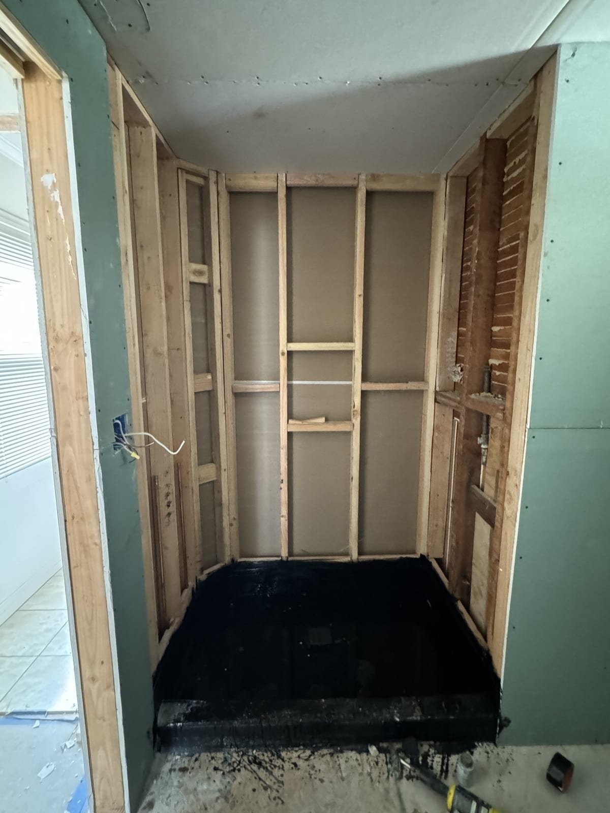 Shower framed and waterproofed
